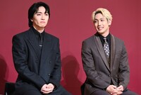 左から松下優也、有澤樟太郎。
