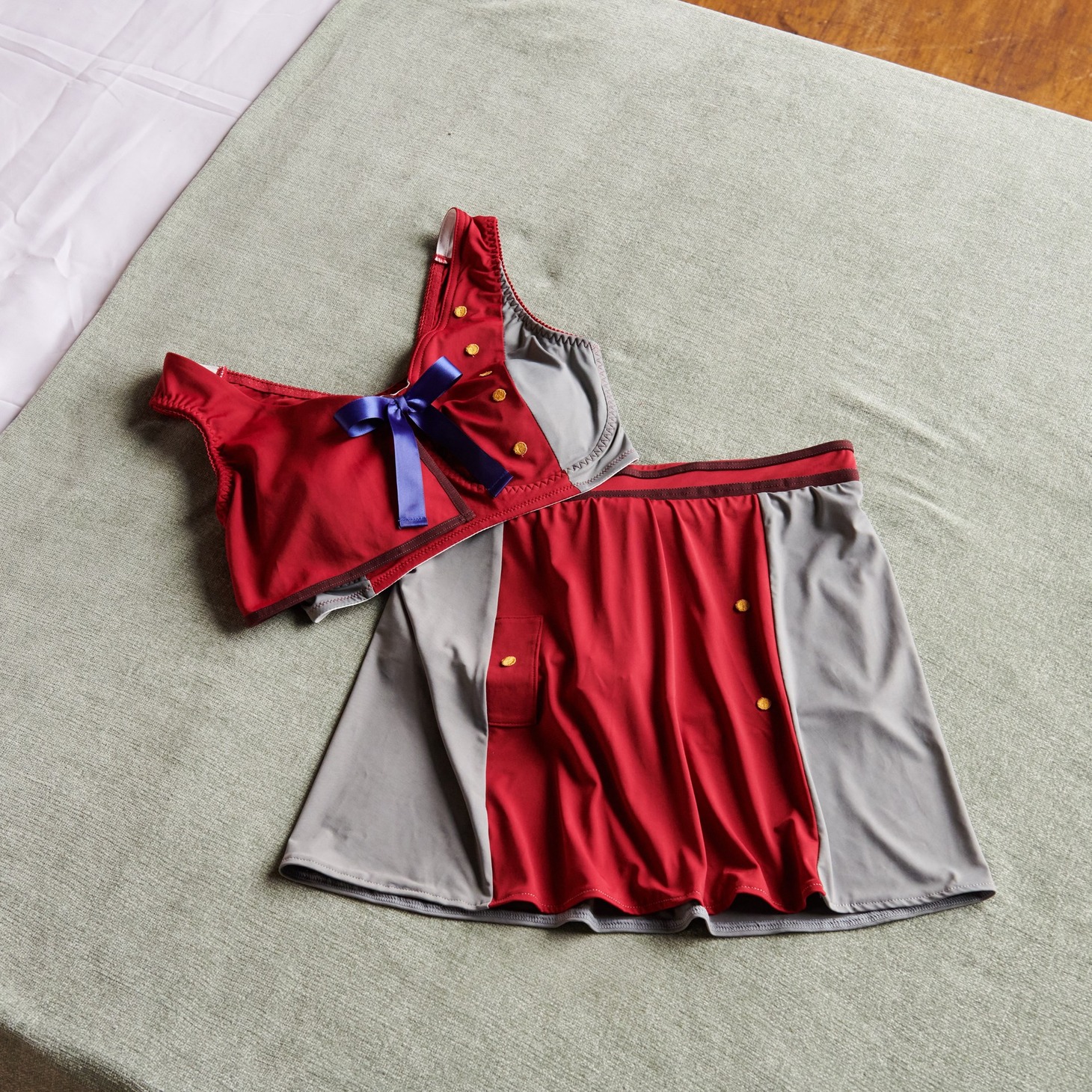 千束モデルのおやすみ用ブラとスカートパンツ。