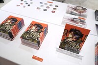 「『EGAKU -draw the song-』展」で販売されるグッズ。