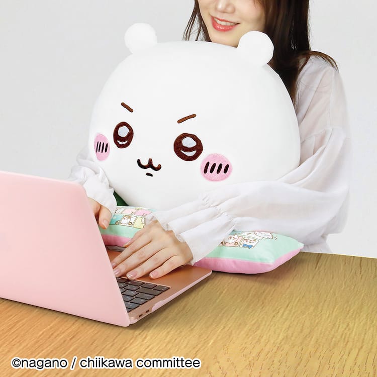 つらい労働も試験勉強もがんばれる！やる気に満ちた表情のちいかわPC 