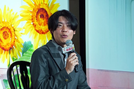 八鍬新之介監督