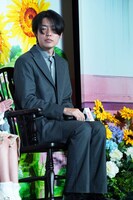 八鍬新之介監督