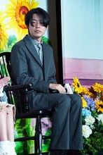 八鍬新之介監督