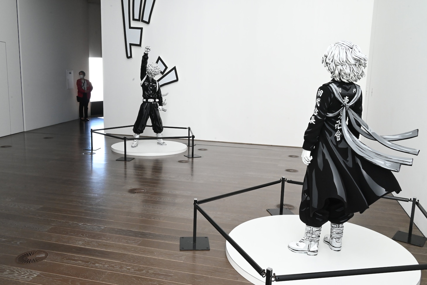 タケミチとマイキーの等身大3Dフィギュア。