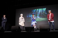 左から宣伝プロデューサーの栁瀬一樹氏、丁、鈴木愛奈、堀内直樹監督。