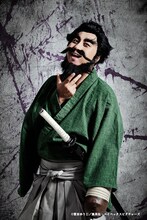 郷本直也演じる民谷巌鉄斎。