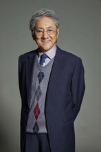 市村正親扮する横堀仁一。