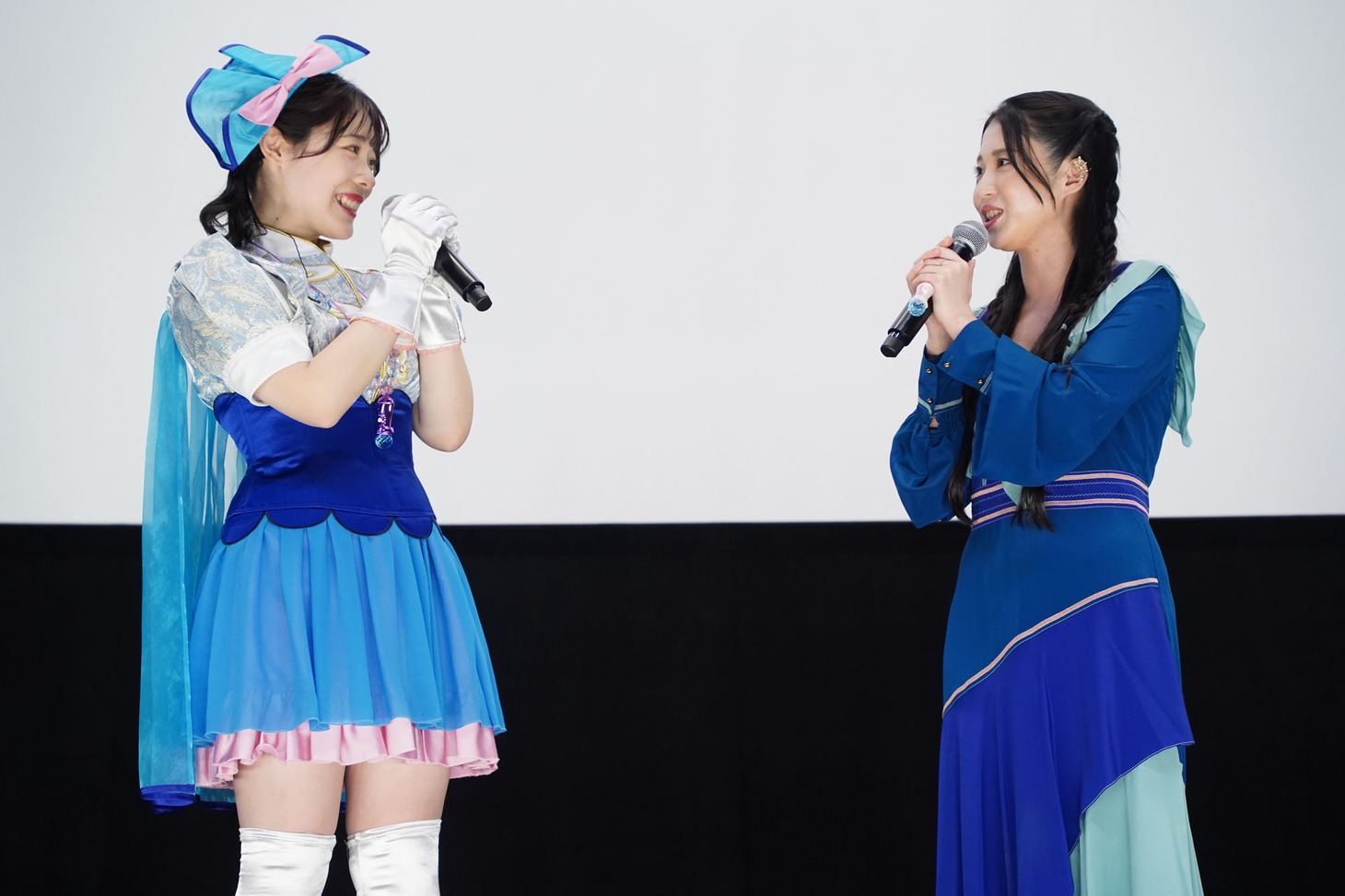 左から石井あみ、関根明良。