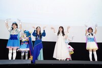 登壇者たちは感謝の気持ちを込めて、最後まで会場中に手を振った。