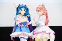 「皆さんとつないできた絆は、これから先の未来にずっとつながっていきます」と力強く語るキュアスカイ。