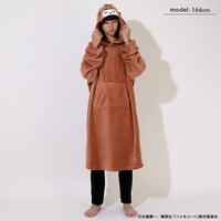 「ハイキュー!!もふもふ着る毛布 アカアシフクロウ」着用イメージ