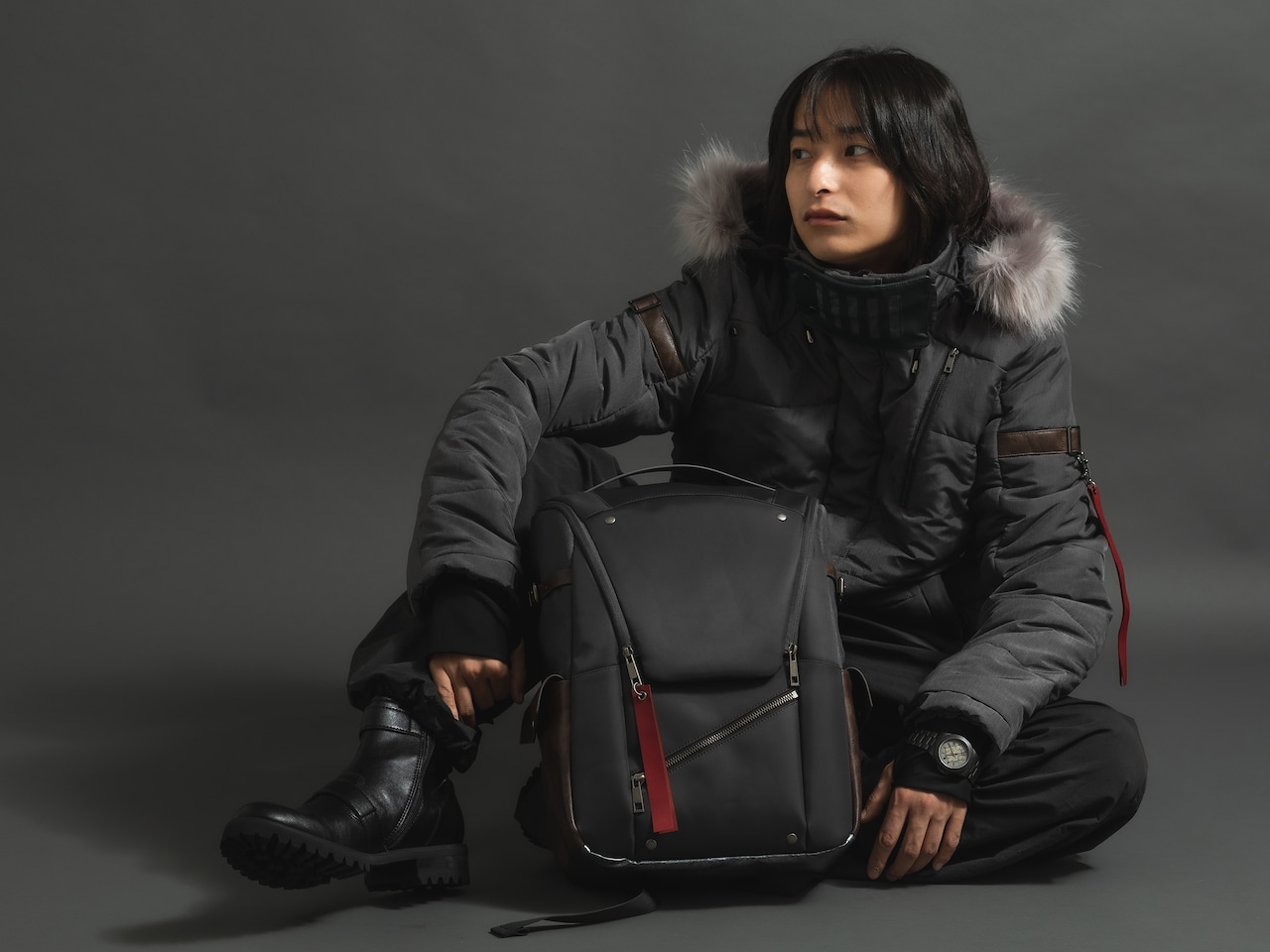 「ゴブリンスレイヤー」無骨な佇まいを落とし込んだファッションアイテム3種