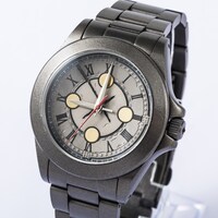 TVアニメ「ゴブリンスレイヤー」をモチーフにした腕時計。