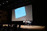 「映像セリフ当てクイズ」コーナーの模様。