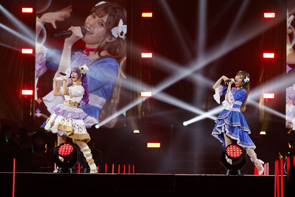 左からしゅうか役の朝日奈丸佳、ちり役の大森日雅。