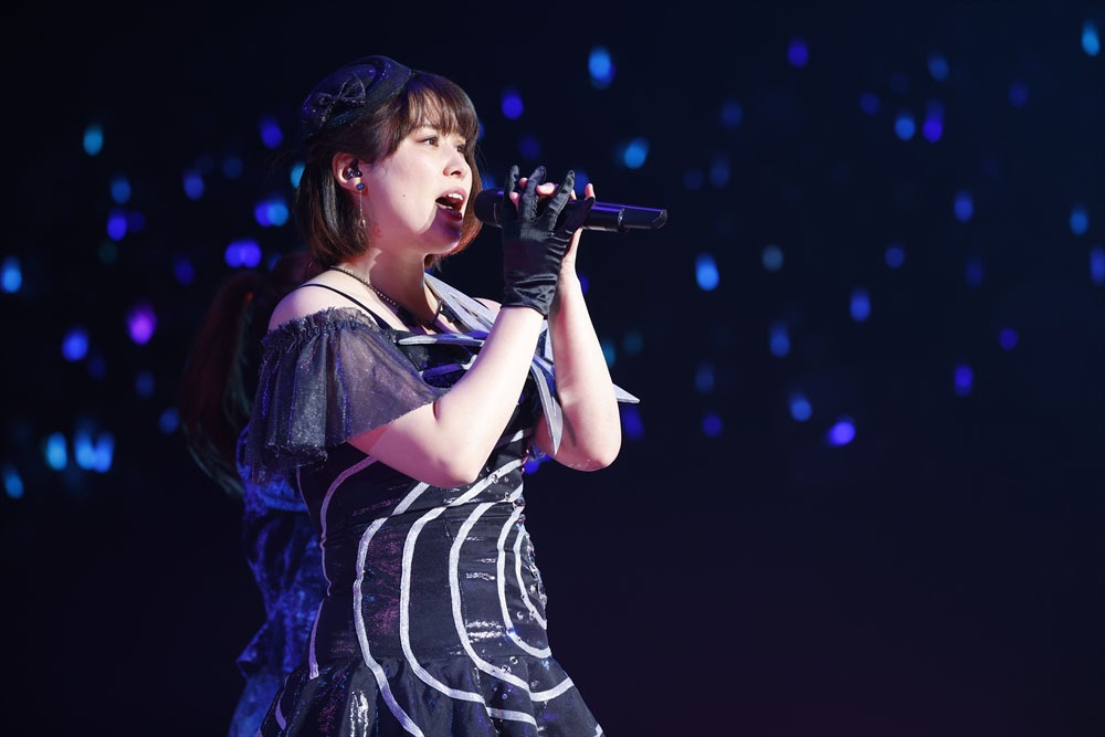 コスモ役の山本希望。