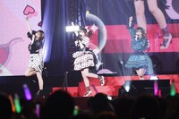 NonSugar。左からペッパー役の山下七海、のん役の田中美海、ちり役の大森日雅。