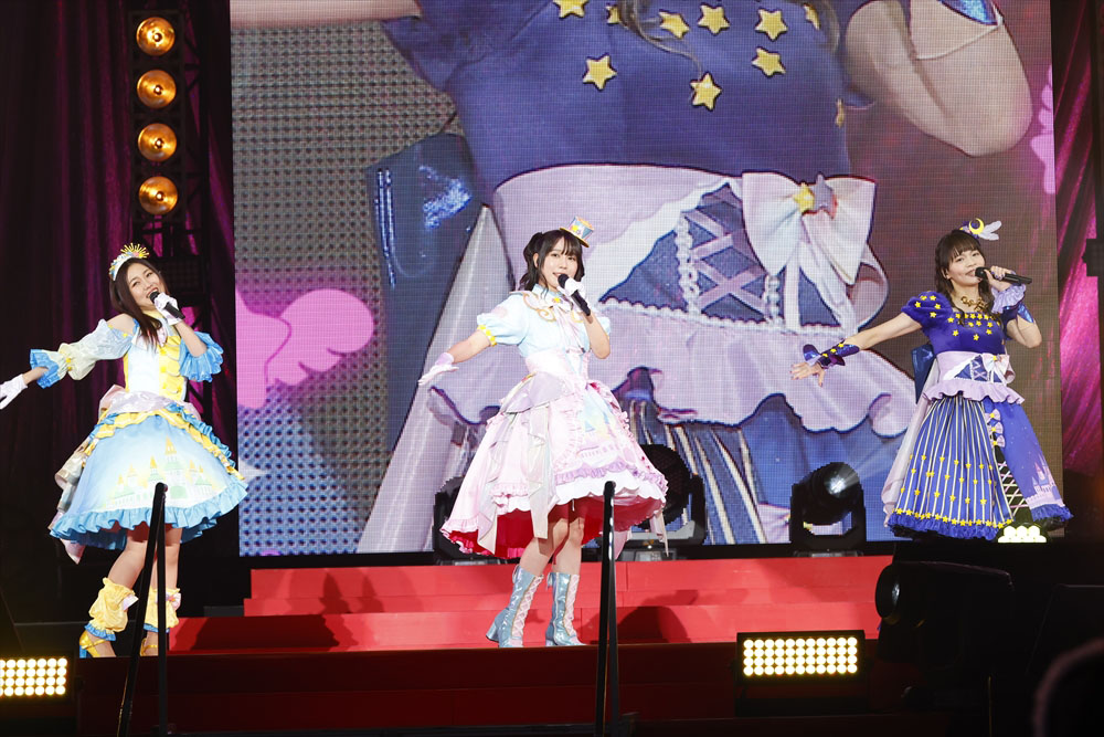 MY☆DREAM。左からにの役の大地葉、ゆい役の伊達朱里紗、みちる役の山田唯菜。