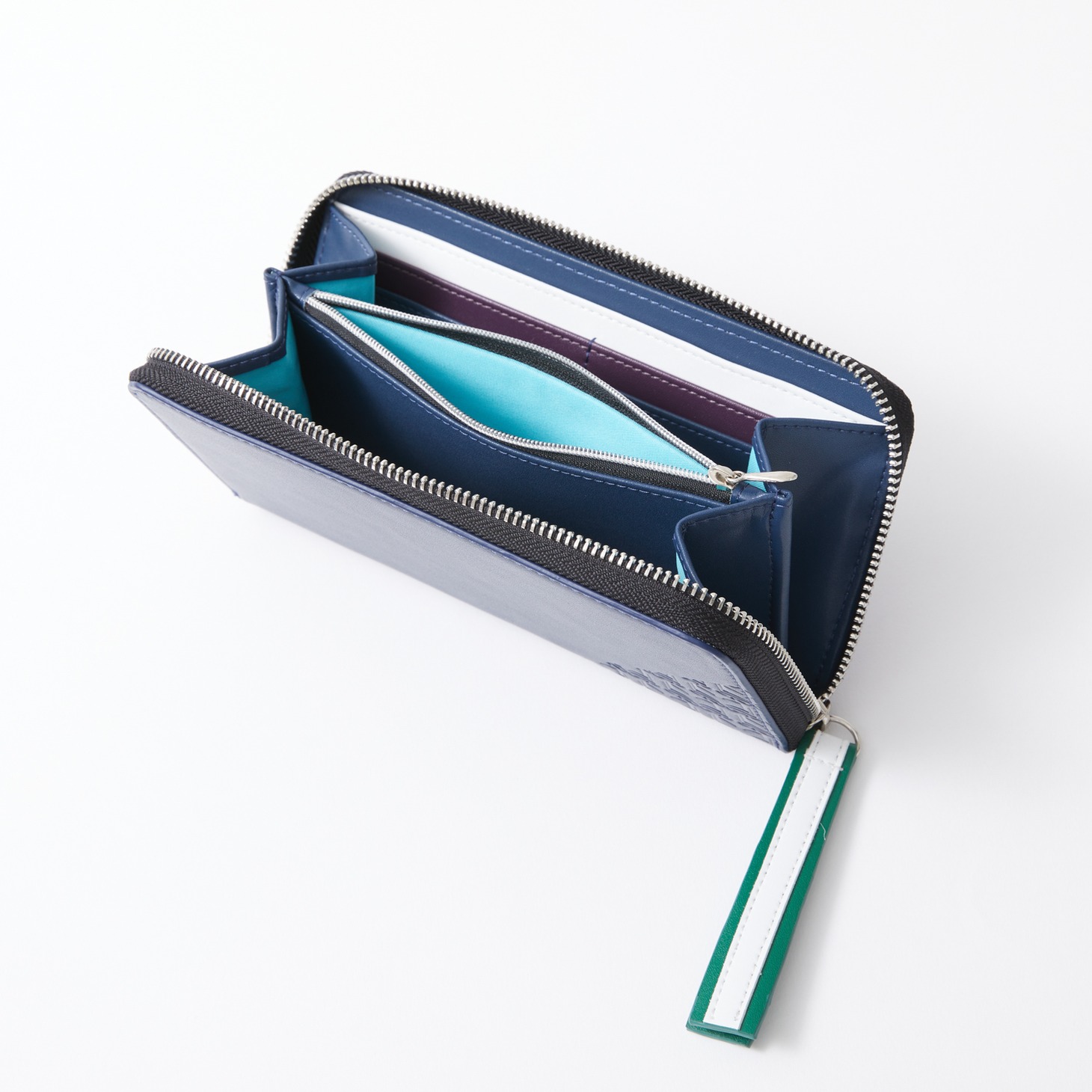 好本静モデルの長財布。