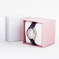 花園羽香里モデルの腕時計。