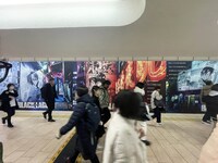 新宿駅西口地下の様子。