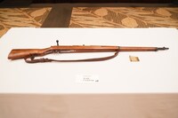 映画で使用された小道具。