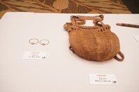 映画で使用された小道具。