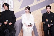 映画「ゴールデンカムイ」の完成報告会の様子。