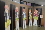 「『五等分の花嫁』アニメ原画展 Engagement」の様子。