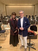 「スイッチインタビュー」より。左からヤマザキマリ、ファビオ・ルイージ。