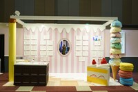 「キラキラ☆プリキュアアラモード」の展示。