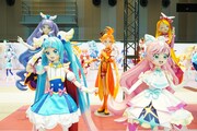 歴代プリキュアの等身大立像。