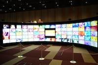 歴代プリキュアの変身シーンが流れるコーナー。