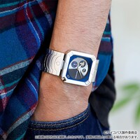 「『PSYCHO-PASS サイコパス』デバイス風ウォッチ 監視官ver.」の着用イメージ。