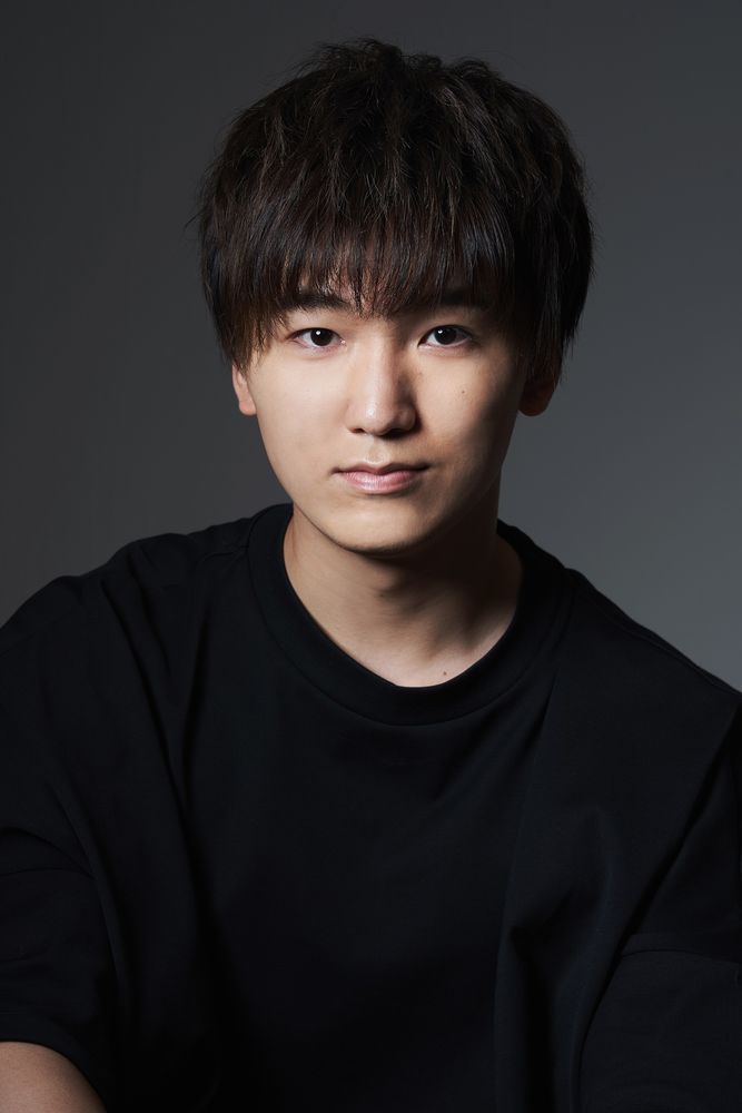 氷谷優人役の山下誠一郎。