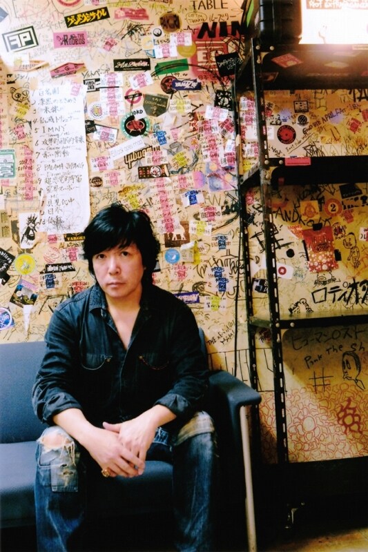 上條淳士がThe Street Slidersのライブフィルム上映に登壇、ポストカード配布も