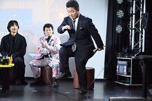 DA PUMPをイメージしたダンスを披露するチャンス大城。