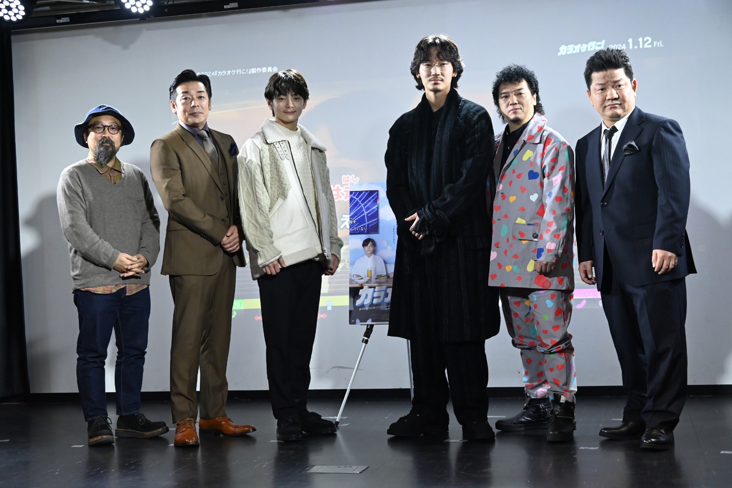 左から山下敦弘監督、吉永秀平、齋藤潤、綾野剛、やべきょうすけ、チャンス大城。