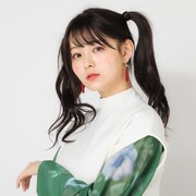 「フリーレン モデル 耳飾り イヤリング／ピアス 葬送のフリーレン」の使用イメージ。