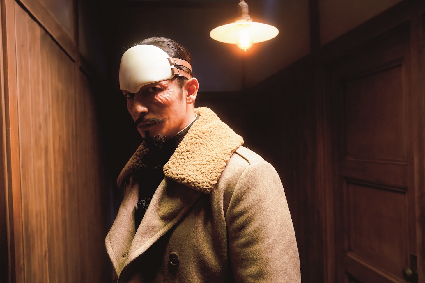 「映画 ゴールデンカムイ ビジュアルブック」の収録カット。(c)野田サトル／集英社 (c)2024映画「ゴールデンカムイ」製作委員会