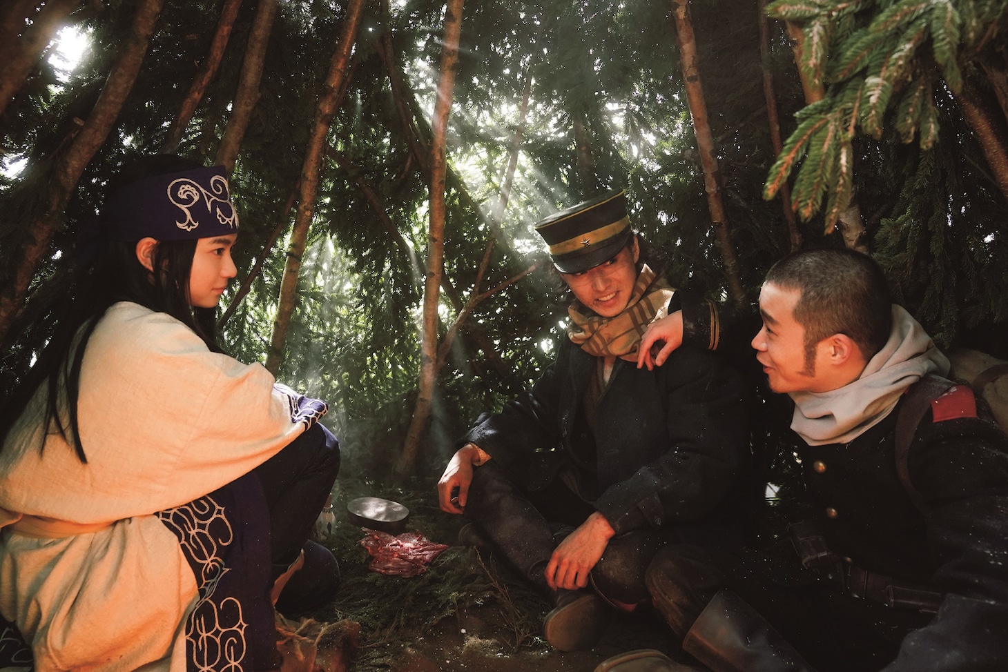 「映画 ゴールデンカムイ ビジュアルブック」の収録カット。(c)野田サトル／集英社 (c)2024映画「ゴールデンカムイ」製作委員会