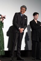 中央が舘ひろし。