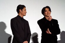 左から玉木宏、山崎賢人。