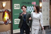 ドラマ「離婚しない男―サレ夫と悪嫁の騙し愛―」第1話の場面写真。