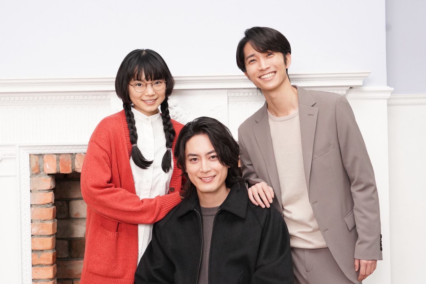 左から古川琴音扮する眞鍋悠季、間宮祥太朗扮する織田照朝、田中樹扮する斉藤初。