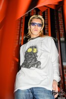 「ドロヘドロ カイマンロングスリーブTシャツ」着用イメージ