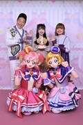 後列左からみやぞん、長縄まりあ、種崎敦美、前列左からキュアワンダフル、キュアフレンディ。