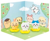 「ちいかわ フィギュアスタンプ」を飾るためのディスプレイボードも付属。