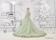 「ご近所物語」をモチーフにした「LU-1006 Pistachio」。実果子がファッションショーのために作ったウェディングドレスをイメージしている。ソフトチュールがたっぷり使用され、軽やかな印象に。ロングスカートとミニスカートの2wayで着用できる。