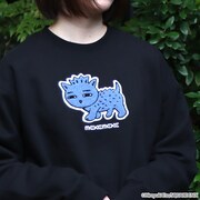 「魔法陣グルグル メケメケのスウェット」着用イメージ